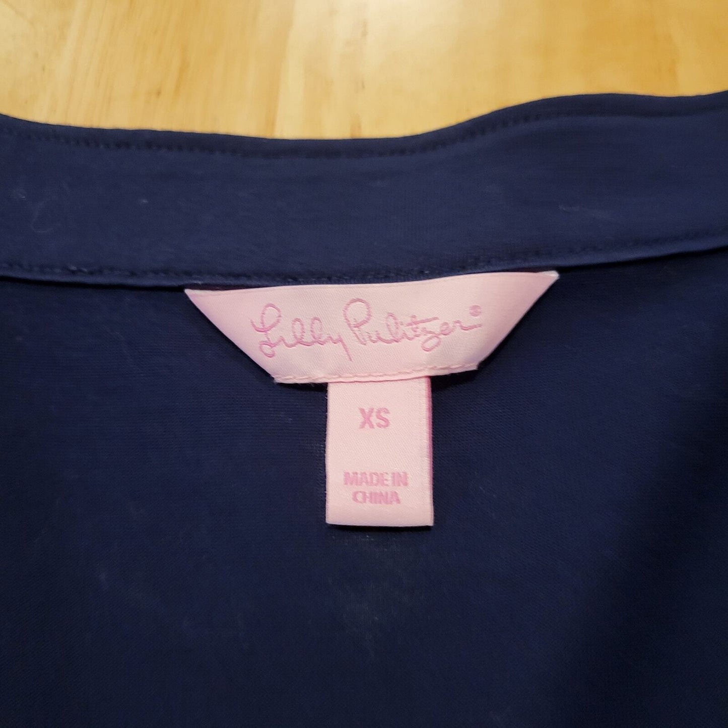 Lilly Pulitzer Navy Blue T-shirt Neck Detail Small 100% Cotton 