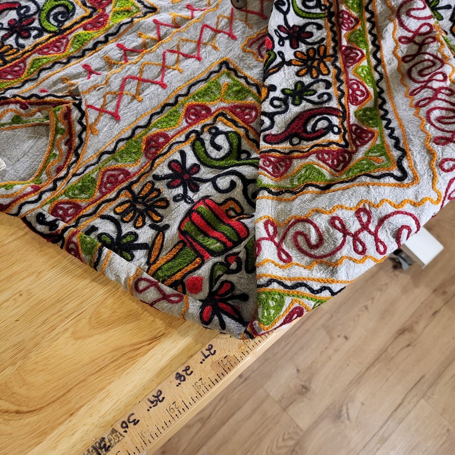 100% Cotton Made in India Hand Embroidered pockets a buttons 22" P2P 27" Long