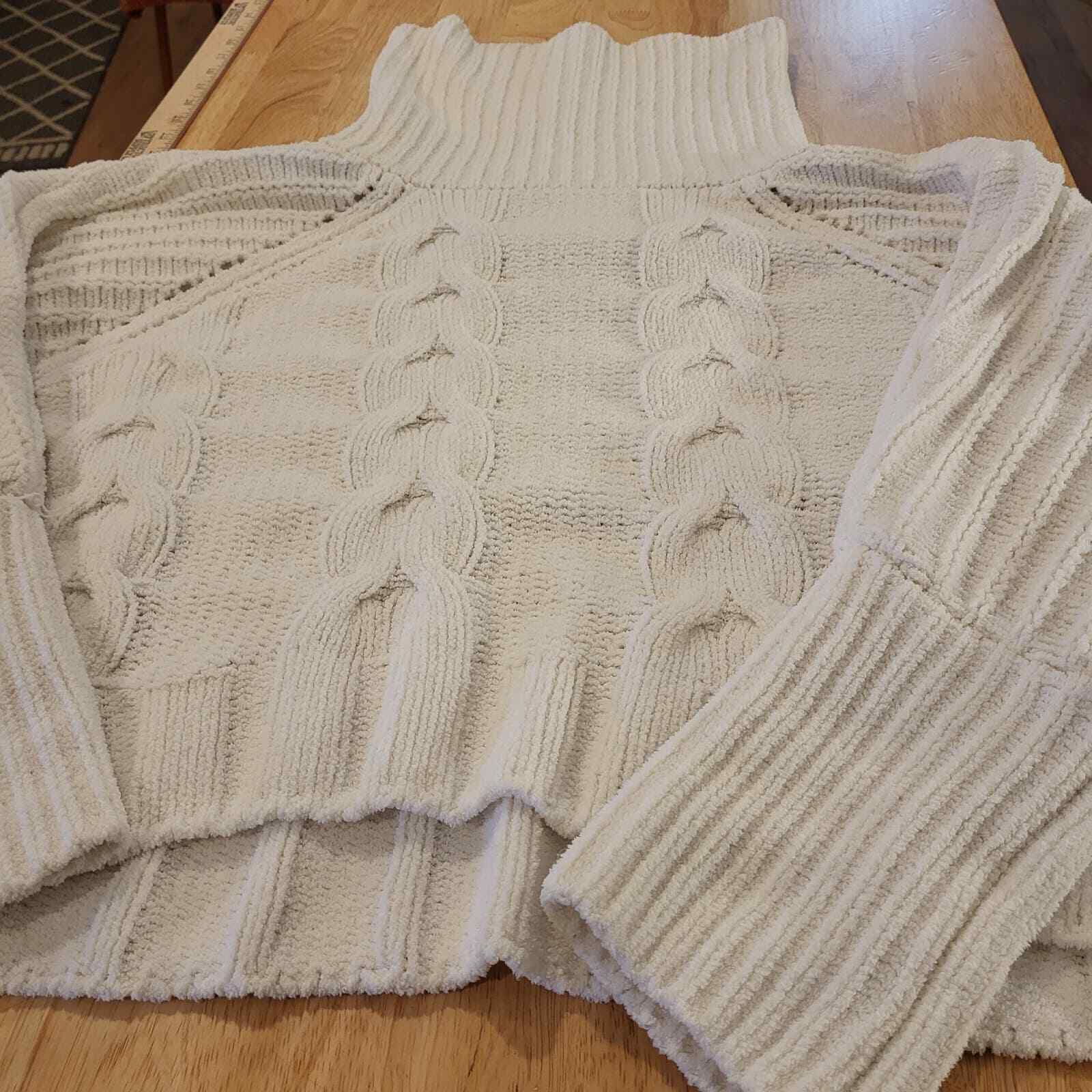 White Chunky Knit Turtle Neck Sweater L