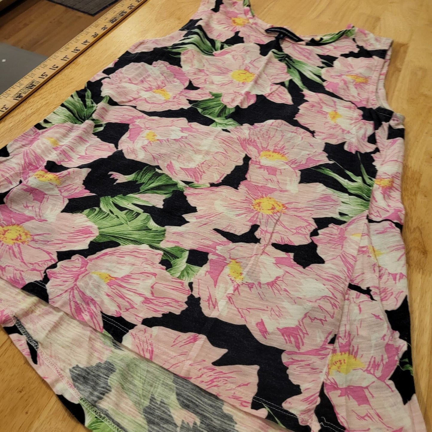 Floral French Connection pink & black T-shirt small 16"  pit to pit 23" long