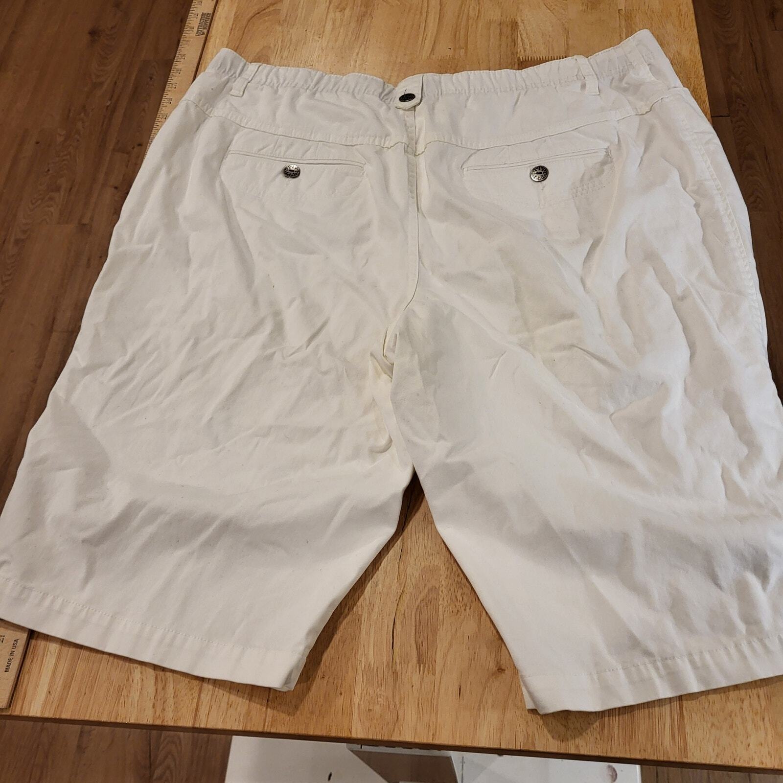 C. J. Banks Comfort Waist 20W White Bermuda Shorts Long 25" Length 40" Waist