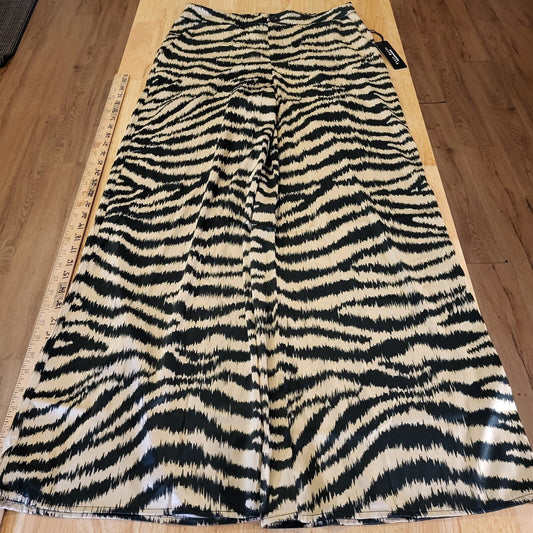 Haute Monde 32" Elastic Waist Wide Leg Zebra Satin Pant Button 43" long 24" wide