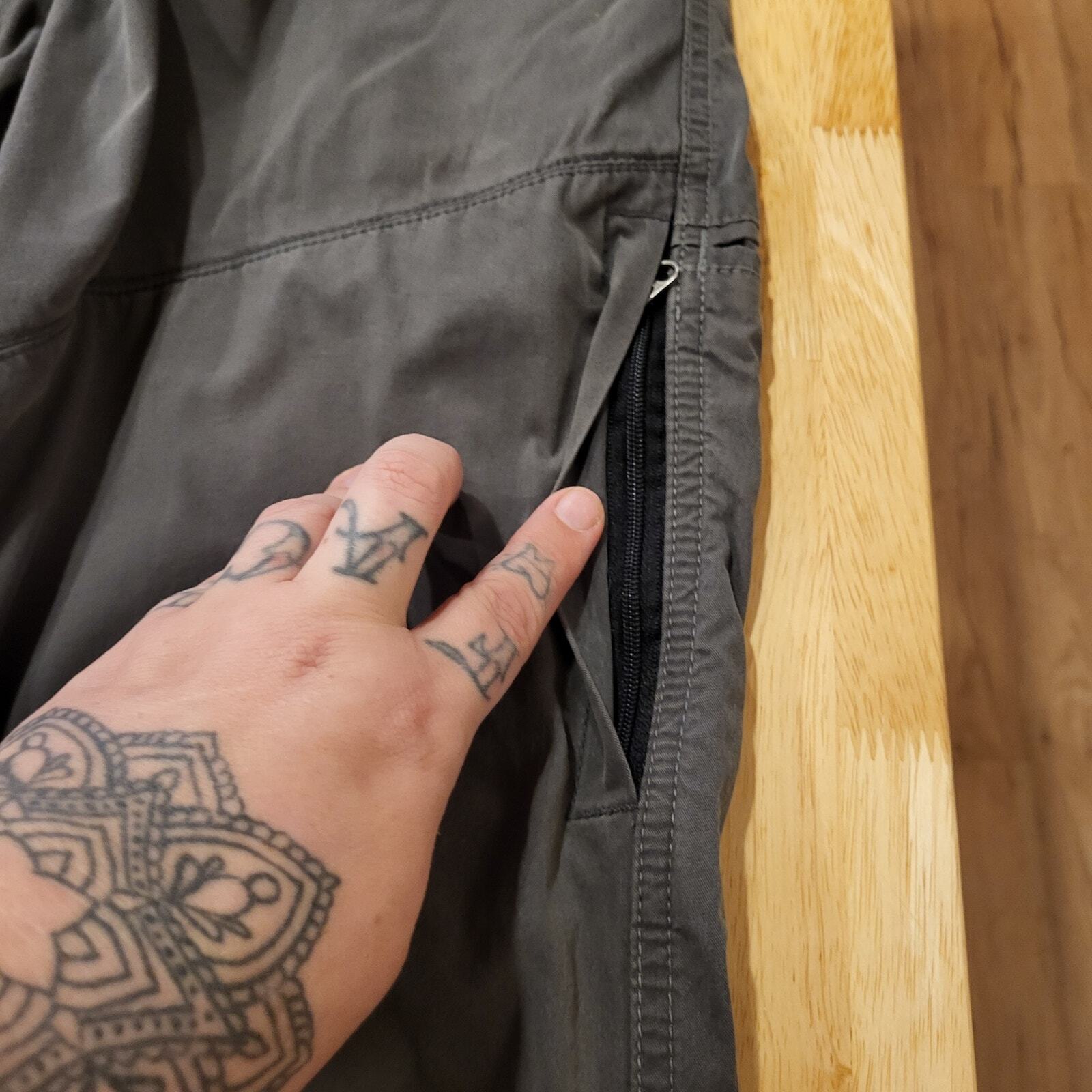 Kuhl Radikal Men's Charcoal Pants Pocket Knee Detail (Some Wear & Staining)