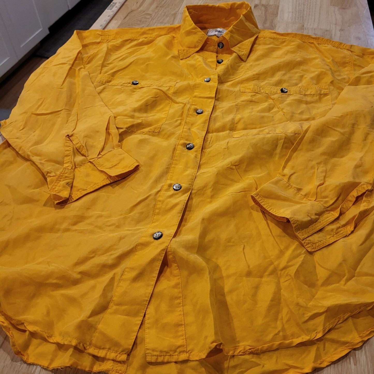 Vintage 100% Silk Yellow Button Down Collared Shirt Small 22" pit to pit. 