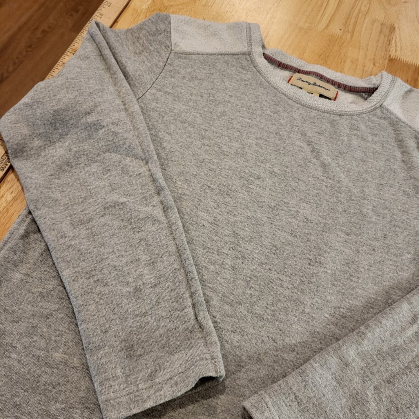 Tommy Bahama Gray Patch Shoulder Pullover Sweatshirt Medium Long Sleeve