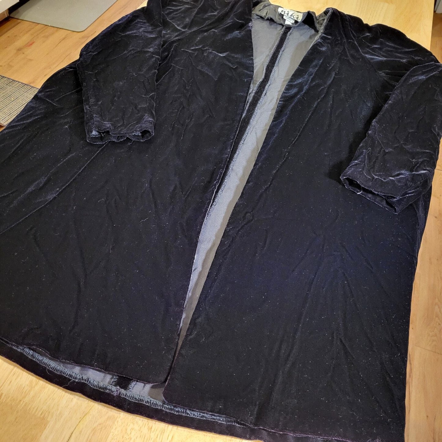 Vintage Velvet Black Niki Flare Opera Coat Lined Medium 22" P2P