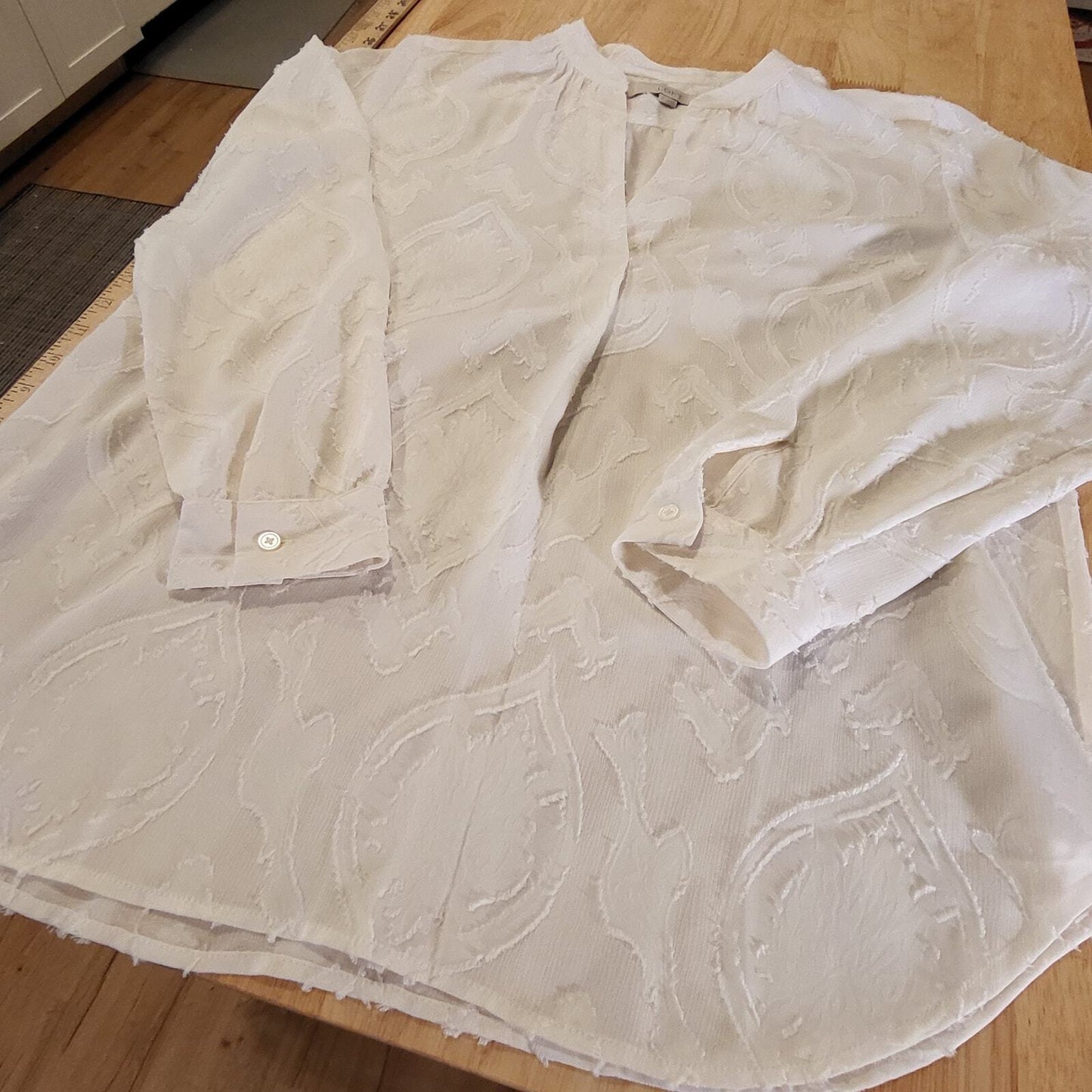 Ann Taylor Loft White Burnout Blouse Cream Medium 3/4 Sleeve Mandarin Collar
