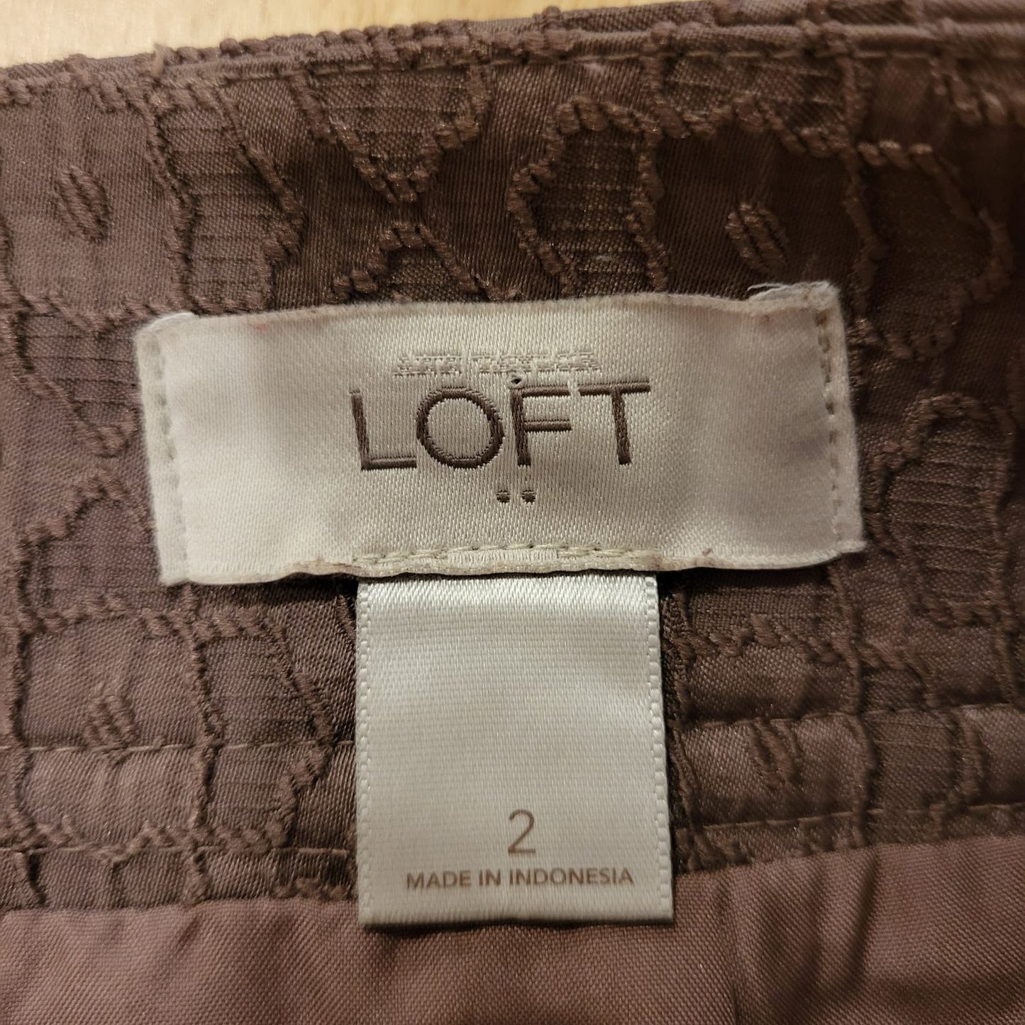 Loft Size 2 30 inch waist Skirt Brocade Daisy Pattern Taupe Purple Mini Skirt