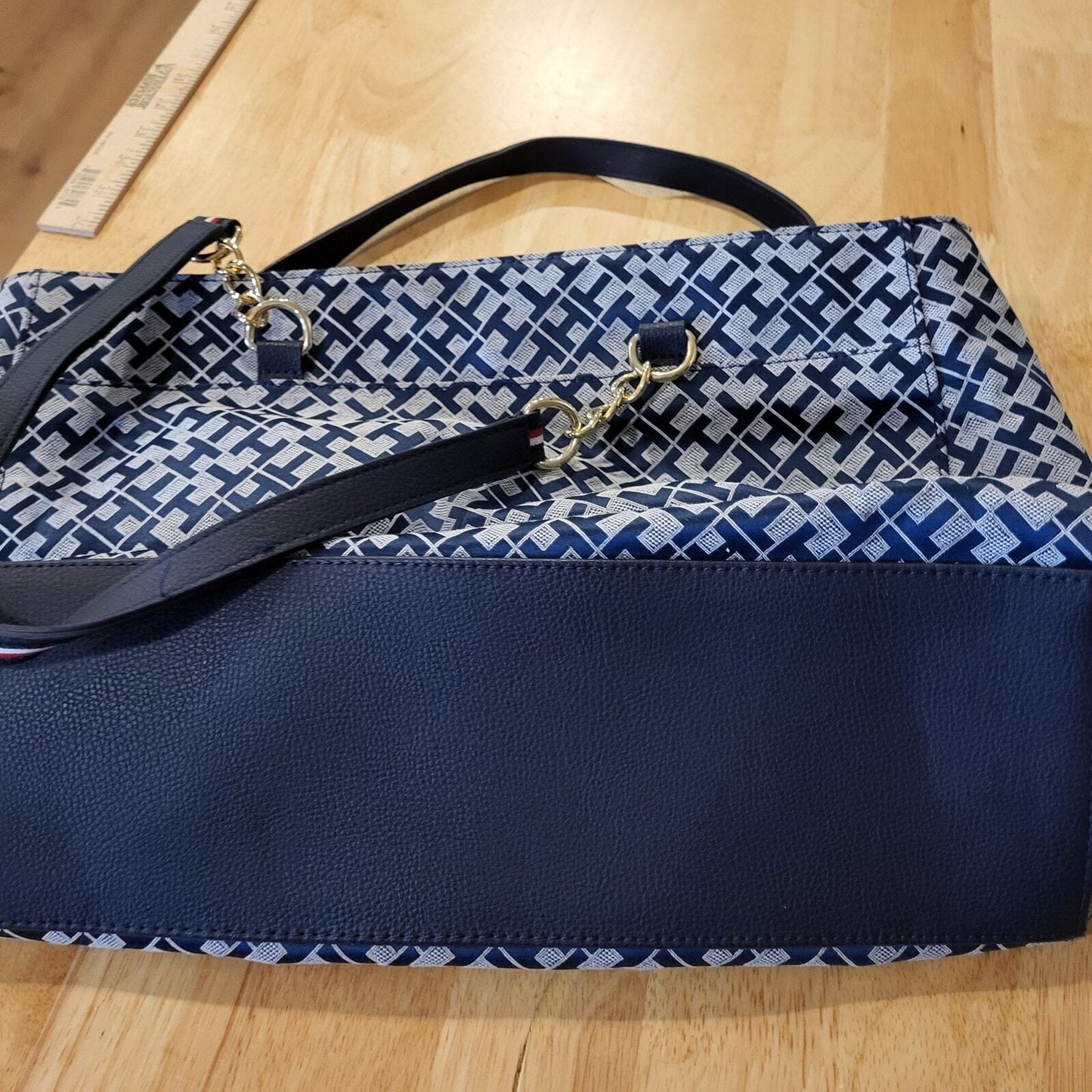 Tommy Hilfiger Signature Tote Bag  Blue White Gold 18" X 11" Shoulder Vegan
