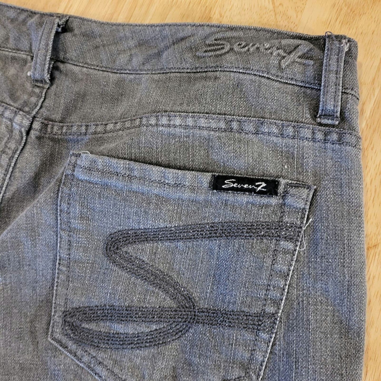 Seven7 Jeans Gray size 12 Emboss Logo Straight Leg 32" Waist 30" Inseam Stretch