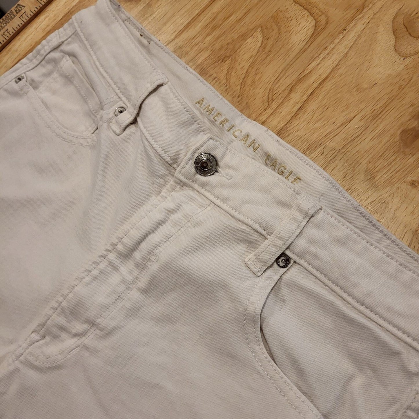 White American Eagle Outfitters Stretch Straight Leg Jeans 12 Regular