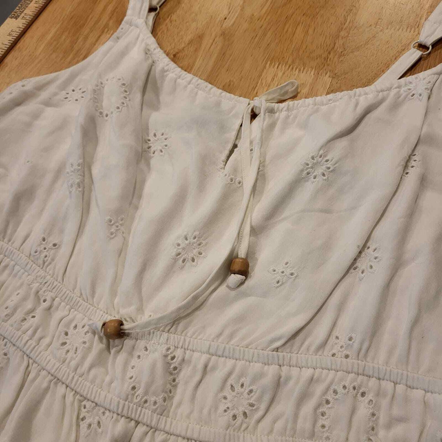 White eyelet gathered waist Torrid tank Jersey material adjustable straps Large