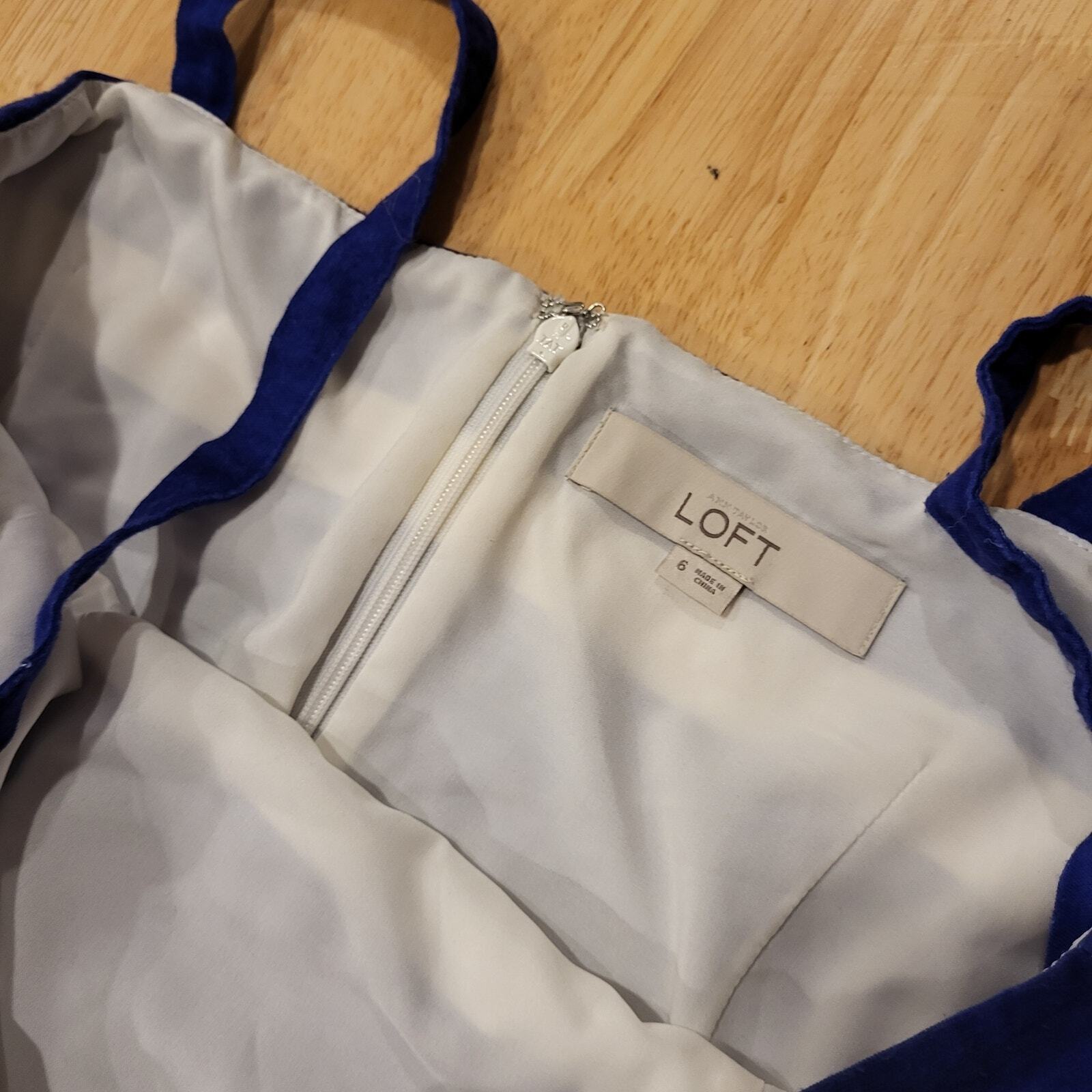 Ann Taylor Loft Blue & White Size Six Strappy Knee Dress 16" P2P 14" Waist