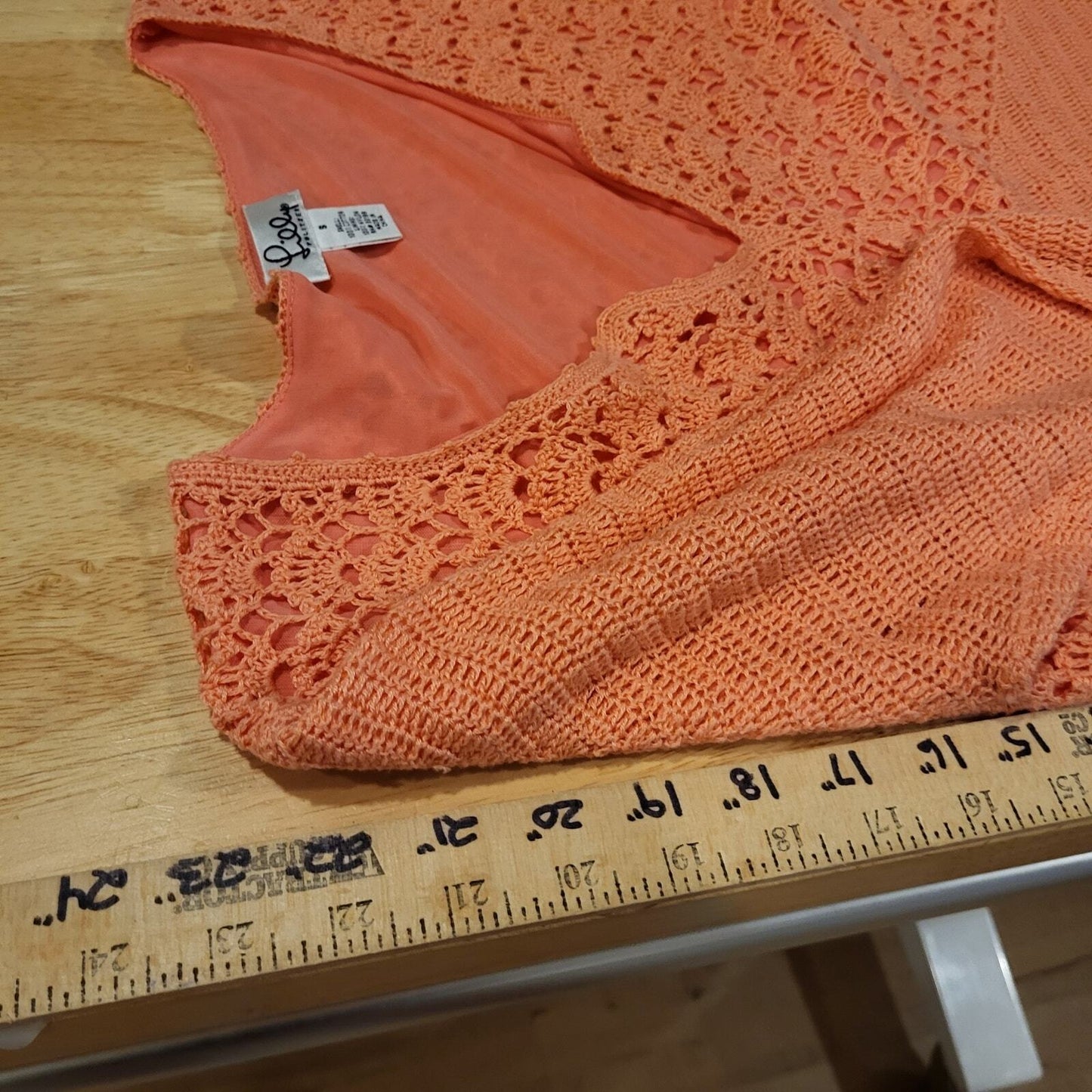 Lilly Pulitzer salmon knit crocheted pullover sweater small 15" Pit 2 pit lined