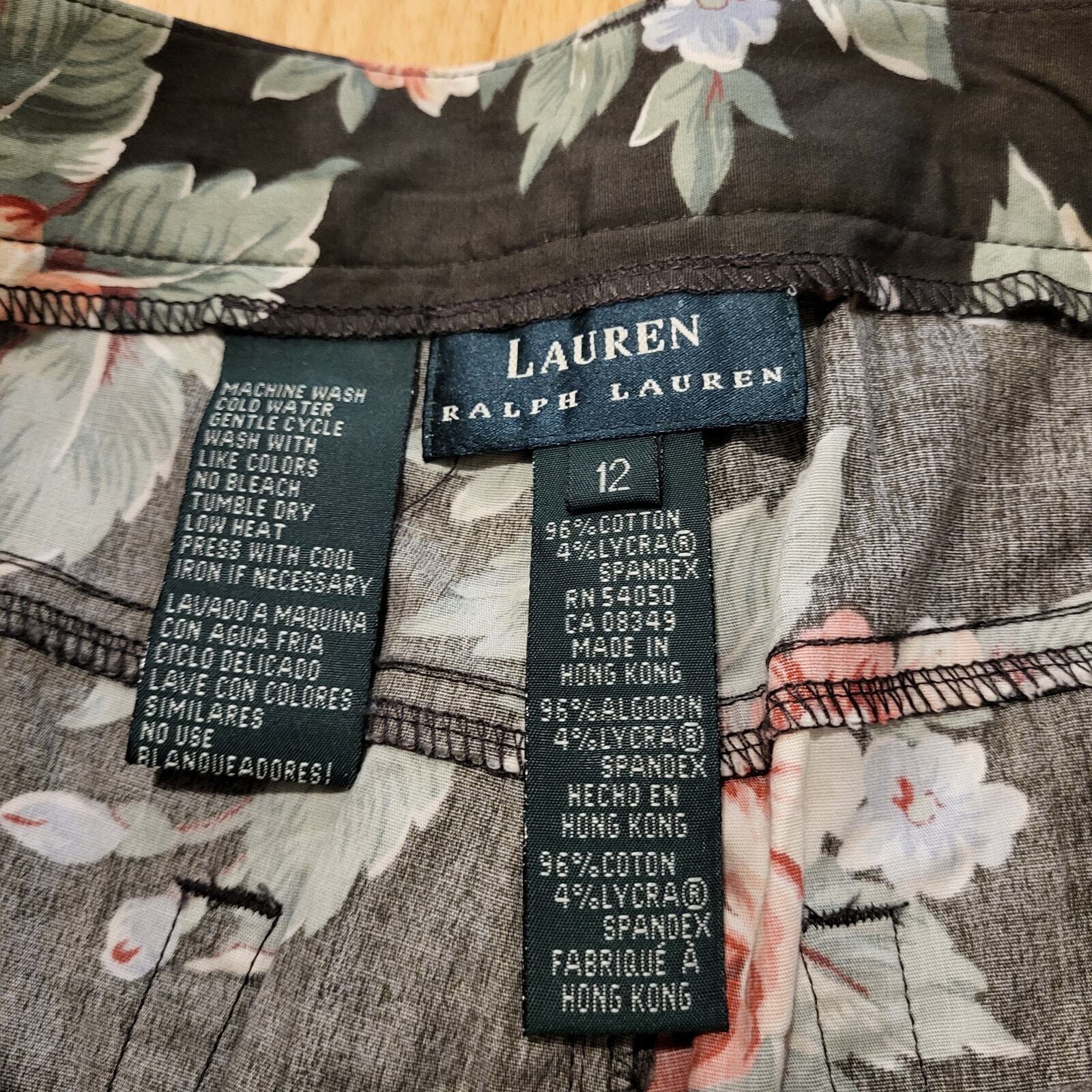  Lauren by Ralph Lauren cotton size 12 Black background floral print cropped