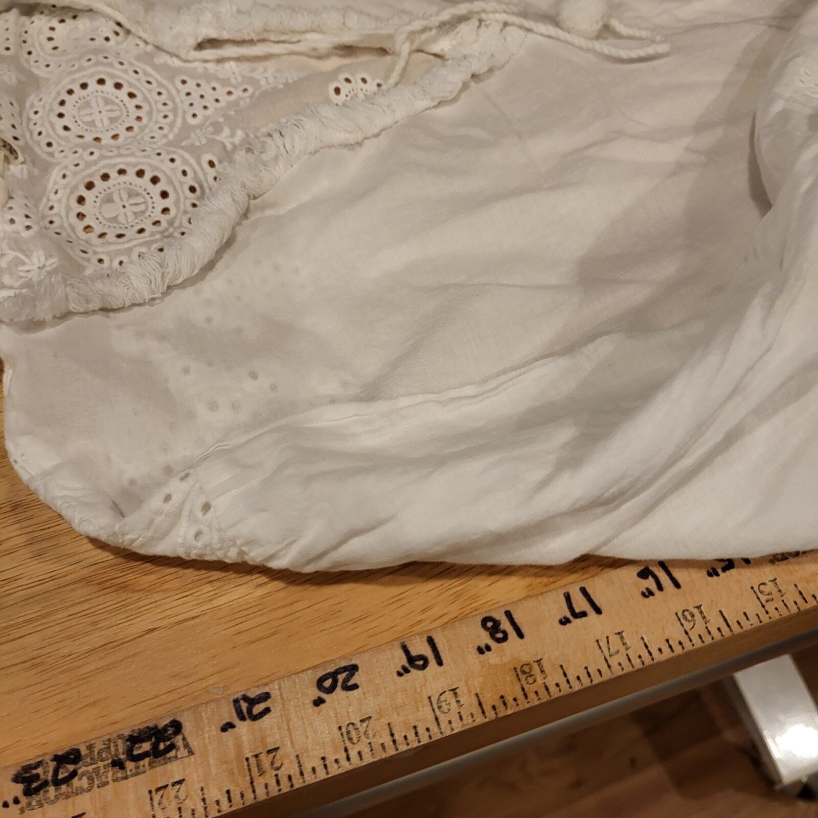Vanilla Star Size Large Long Elastic Sleeve Eyelet Top V-Neck Cotton Pompom