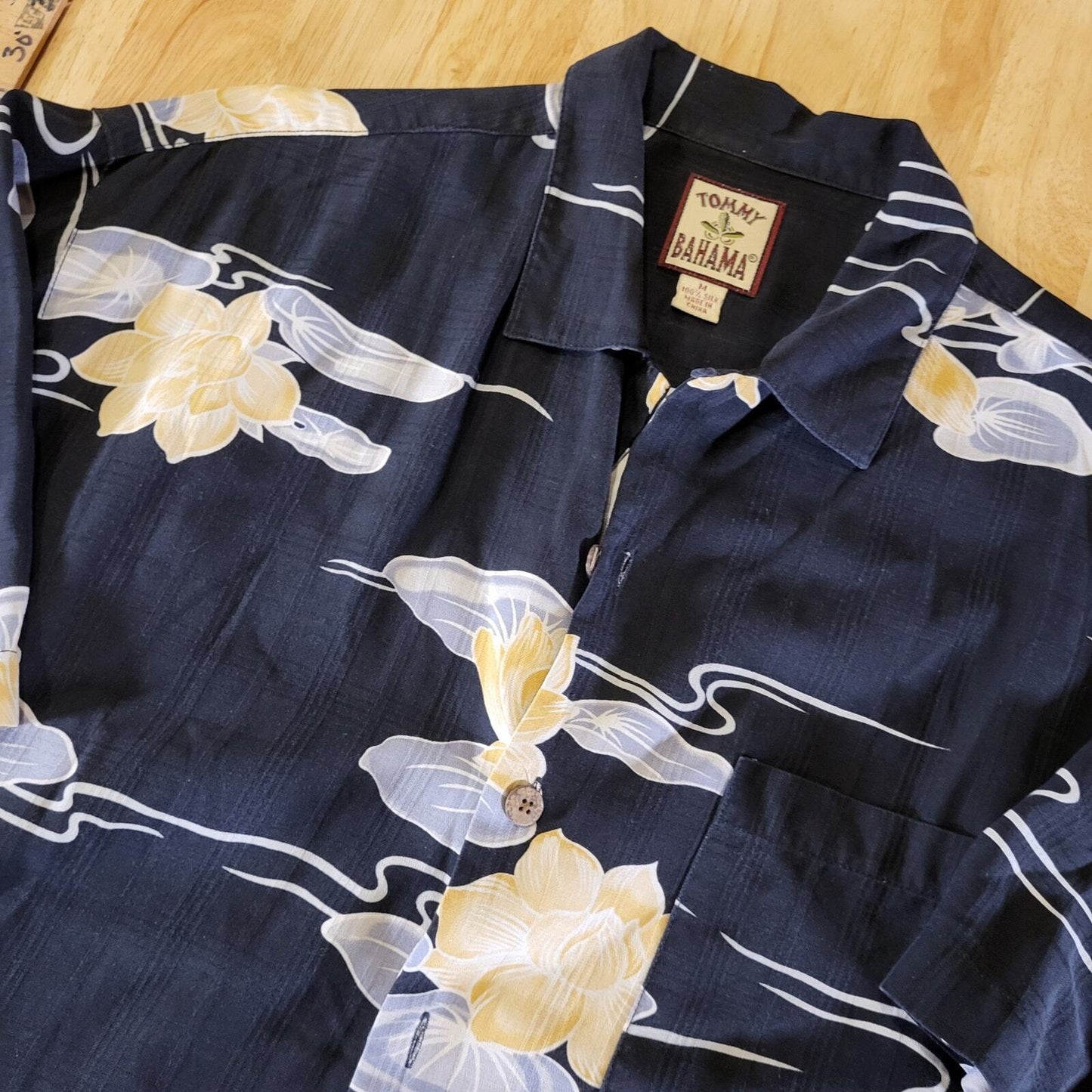 Vintage Tommy Bahama Silk Lotus Blue Floral Hawaiian Shirt Medium