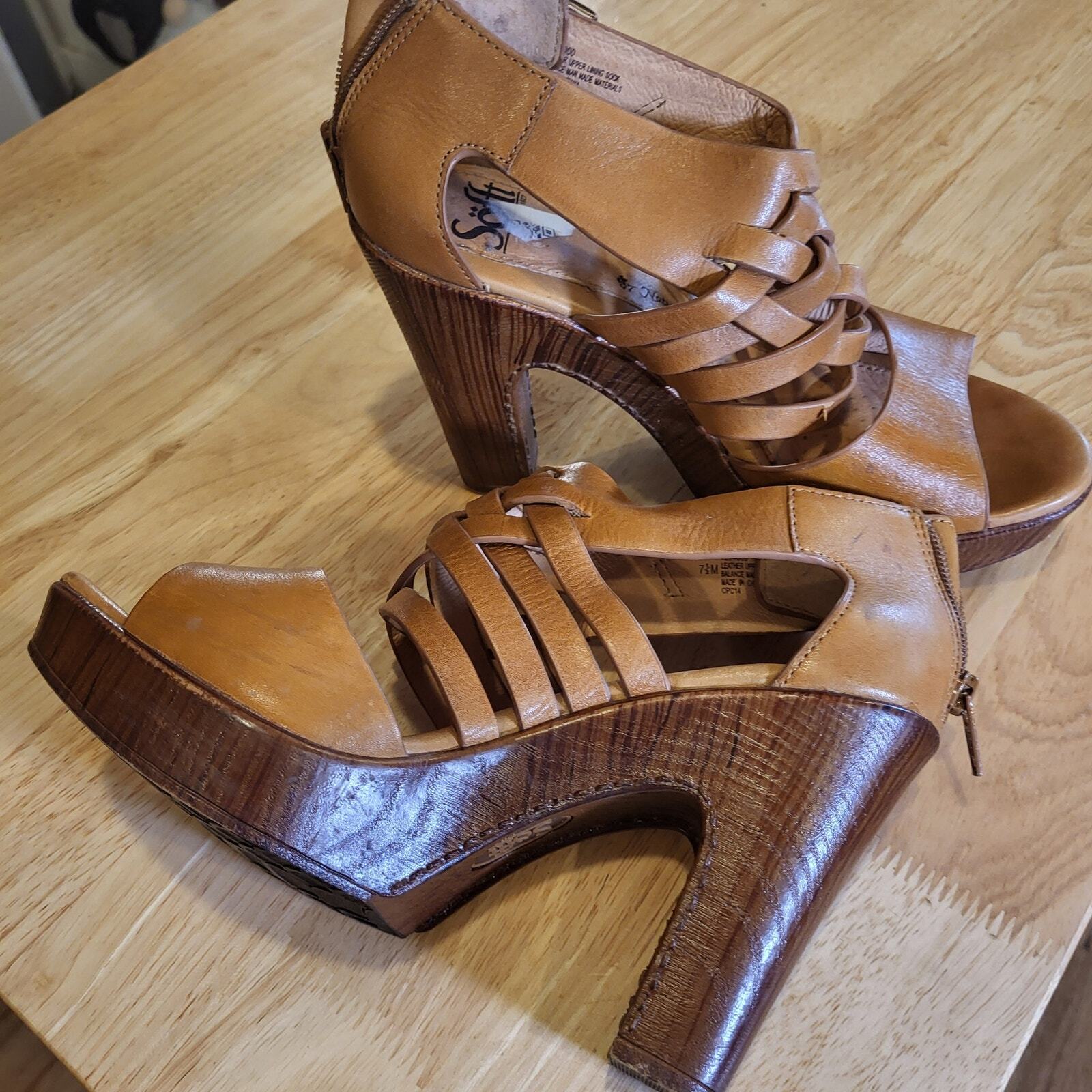 Sofft Beige Strappy Leather Platform Heel 7.5 