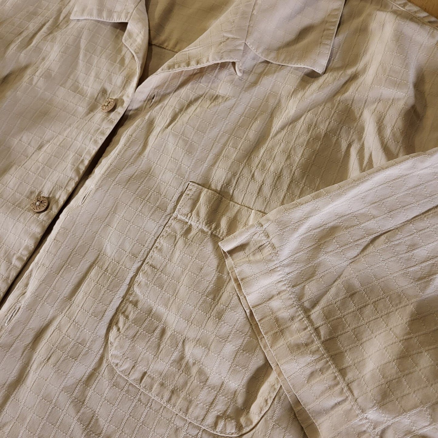 Tommy Bahama Beige Waffle Weave Short Sleeve 100% Silk Button Down Medium