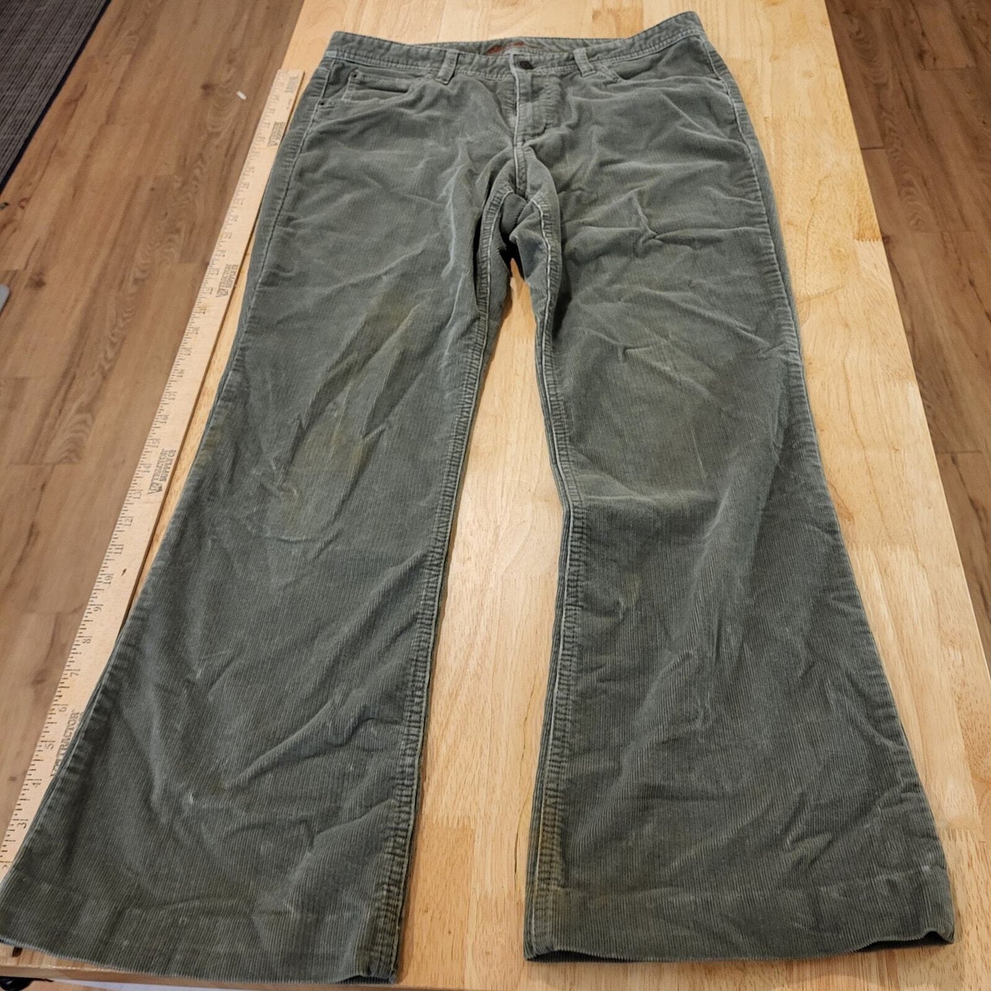 Eddie Bauer Cotton Blend Sage Green Corduroy Slacks 8 32" Waist Wide Leg