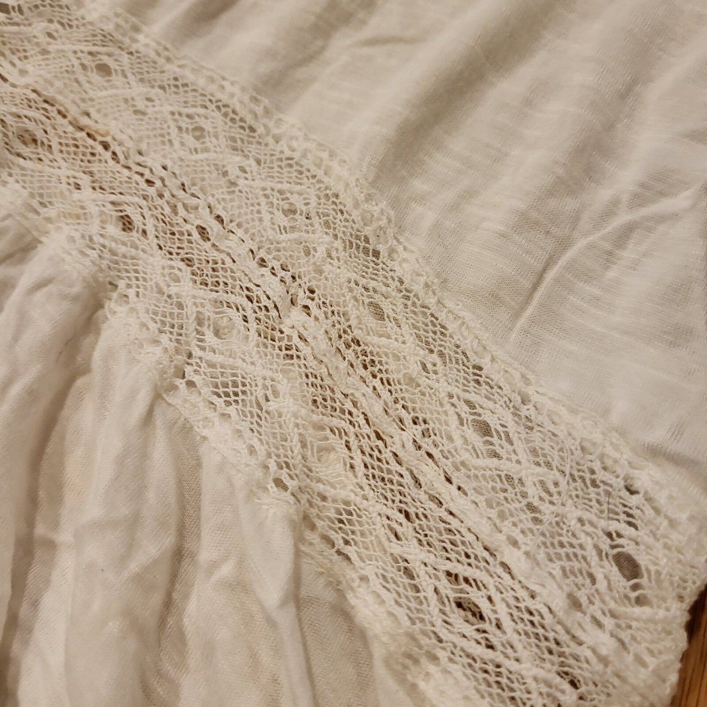 American Eagle Outfitters Flutter Y2K Lace Eyelet T-shirt Blouse Medium Cotton