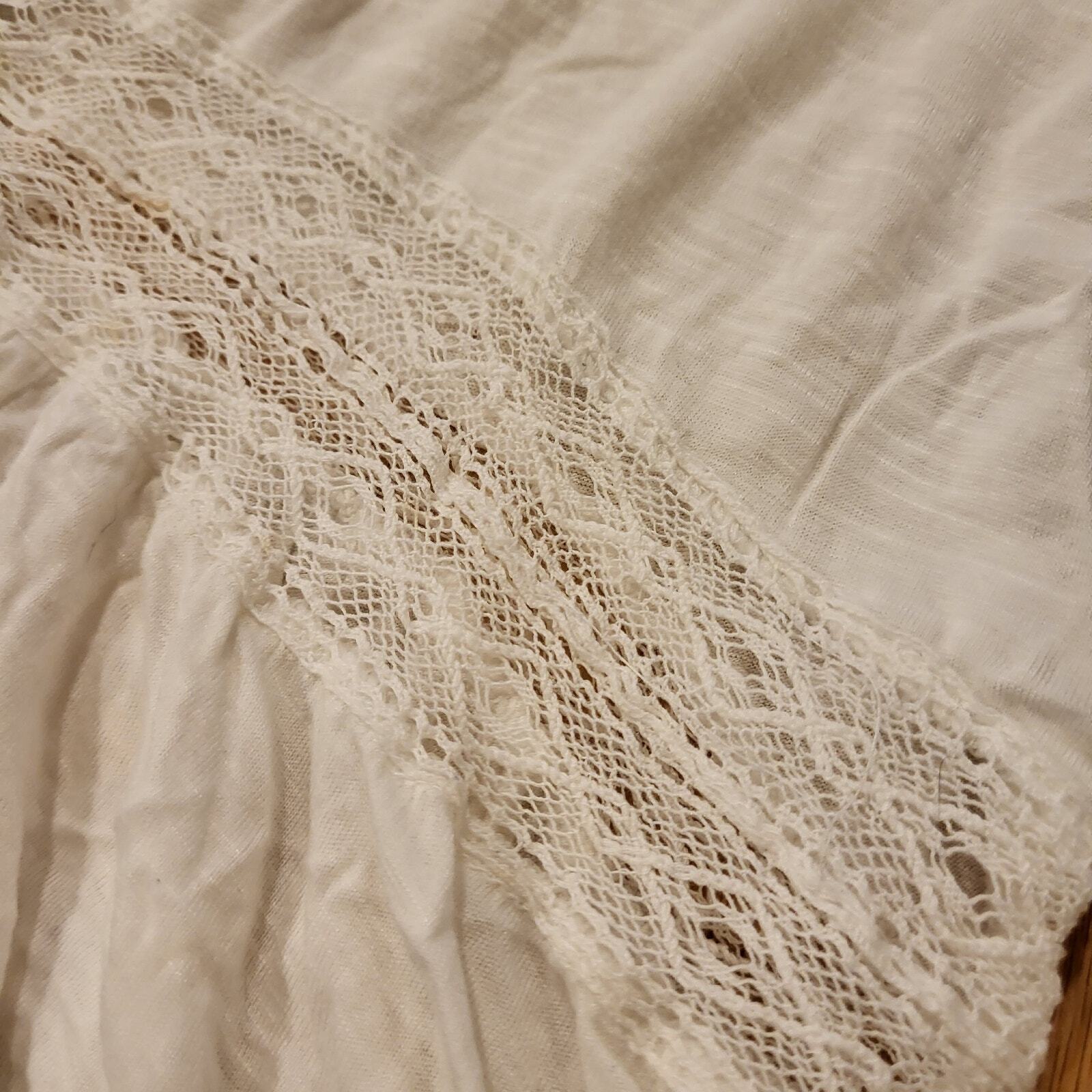 American Eagle Outfitters Flutter Y2K Lace Eyelet T-shirt Blouse Medium Cotton