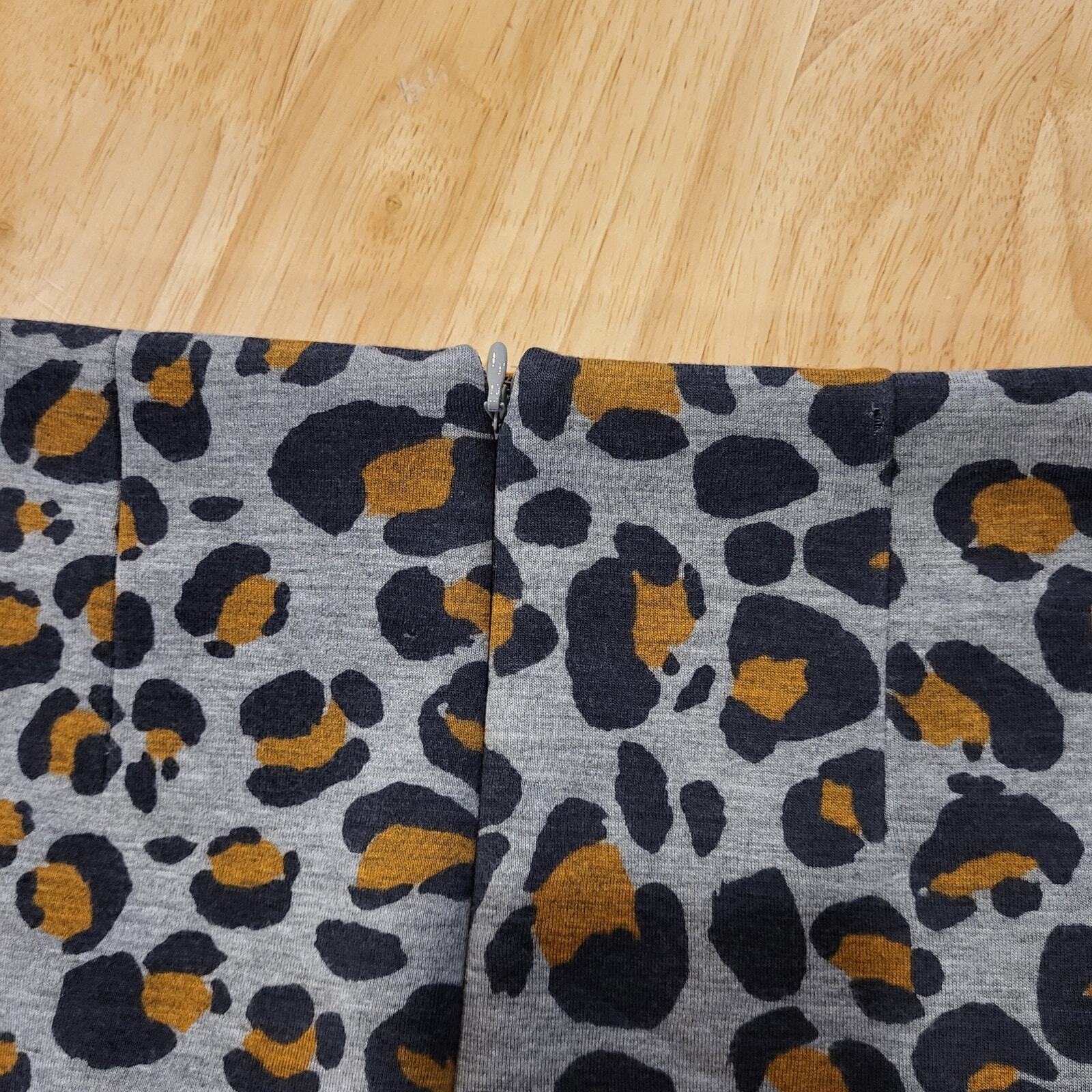 Knit H&M Grey Leopard Print Knee Length Pencil Invisible Zipper Small 30" Waist