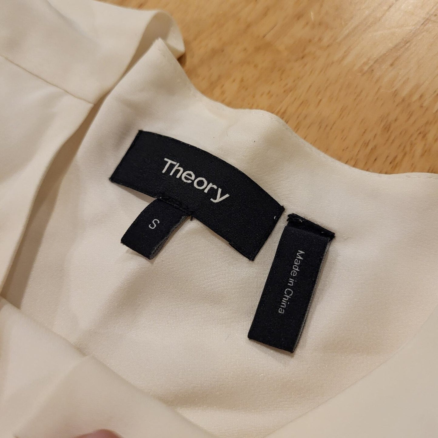 Theory 100% Silk Cream  Ruffle Sleeveless Blouse 