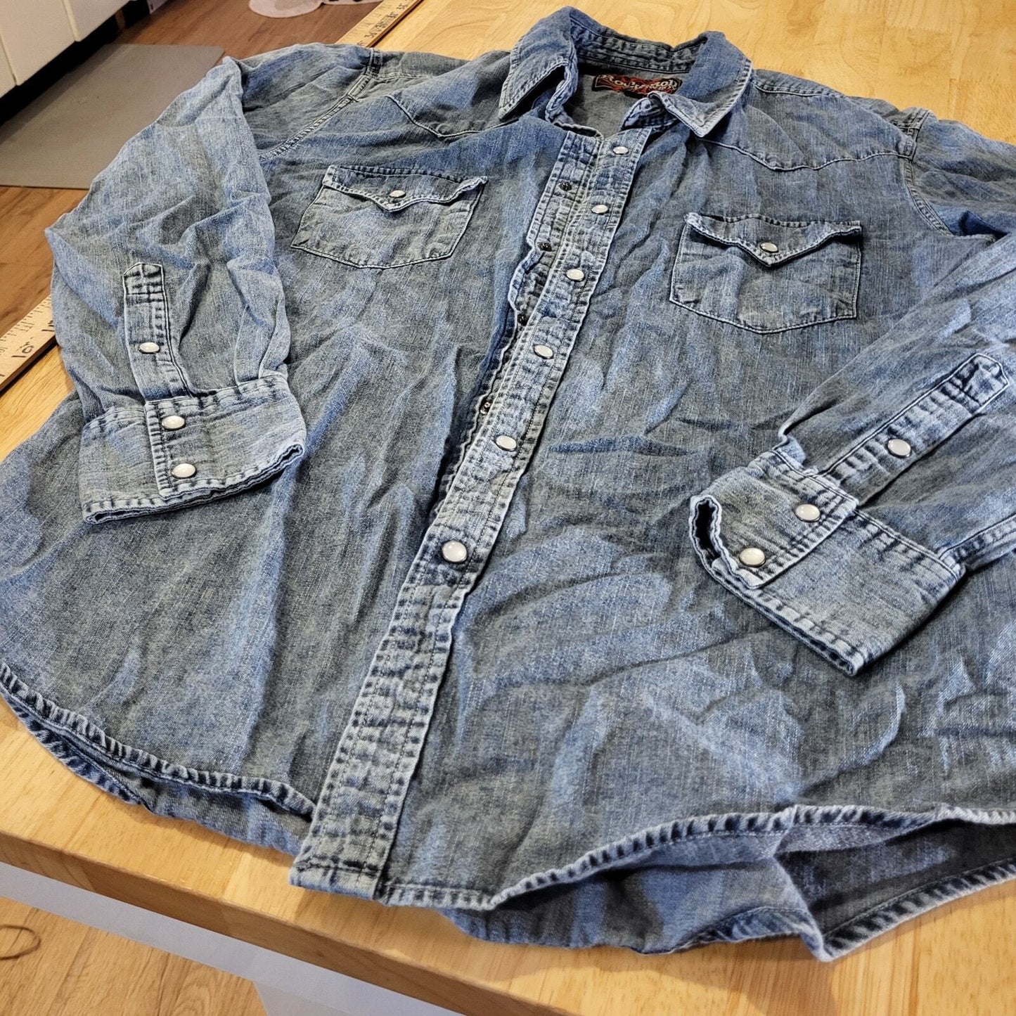Rock and Roll Cowgirl Denim Pearl Snap Yolked Collared Button Down Long Sleeve 