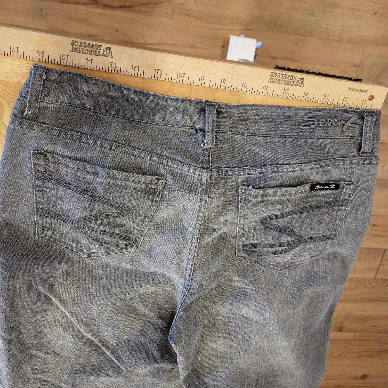Seven7 Jeans Gray size 12 Emboss Logo Straight Leg 32" Waist 30" Inseam Stretch