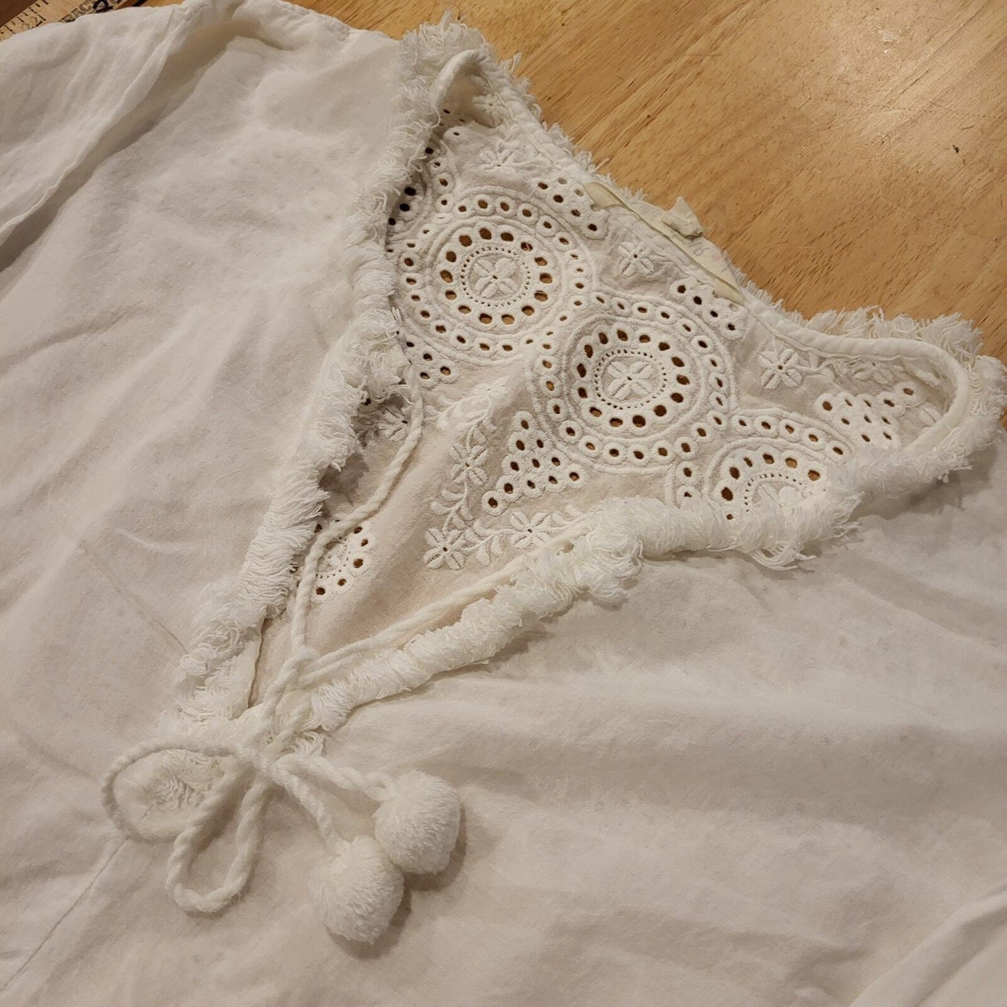 Vanilla Star Size Large Long Elastic Sleeve Eyelet Top V-Neck Cotton Pompom