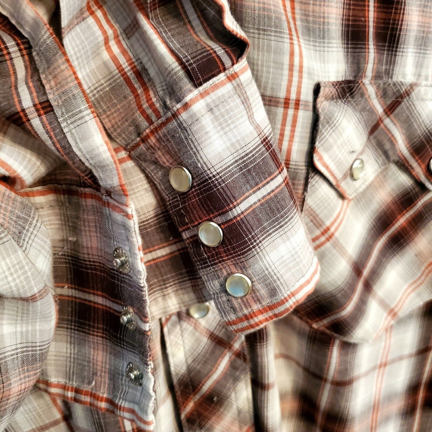 Vintage Wrangler Pearl Snap Medium Long Sleeve Button Down Brown Plaid  26" P2P