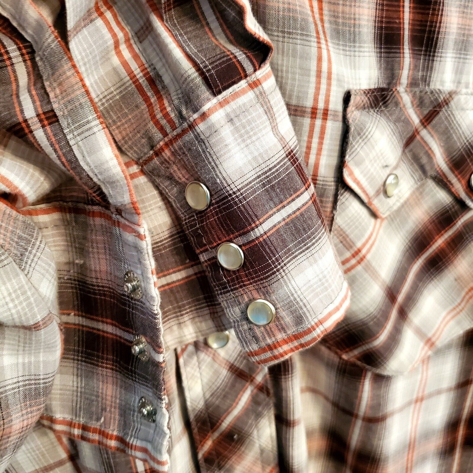 Vintage Wrangler Pearl Snap Medium Long Sleeve Button Down Brown Plaid  26" P2P