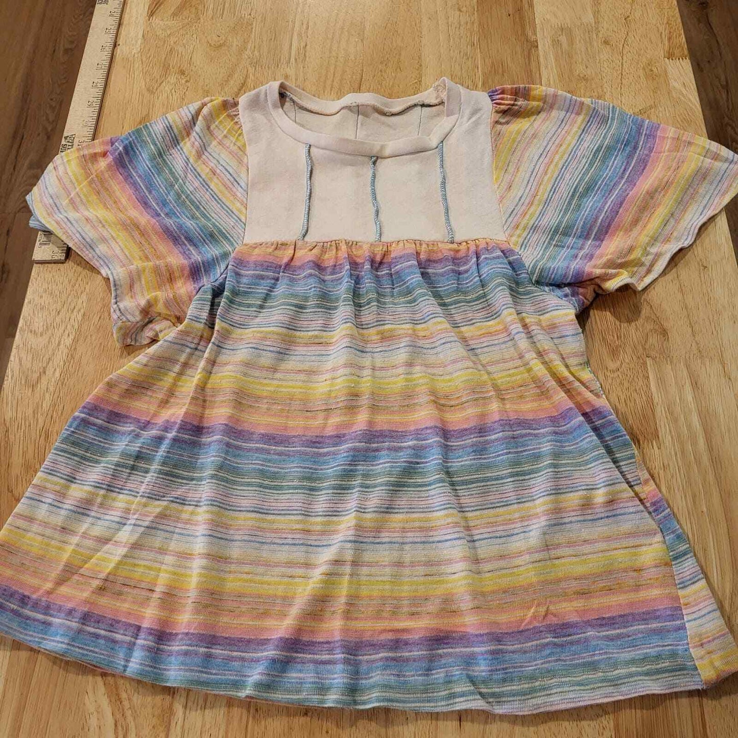 Vintage Rainbow Flutter Sleeve Pastel Jersey Knit T-shirt 17" pit2pit Small