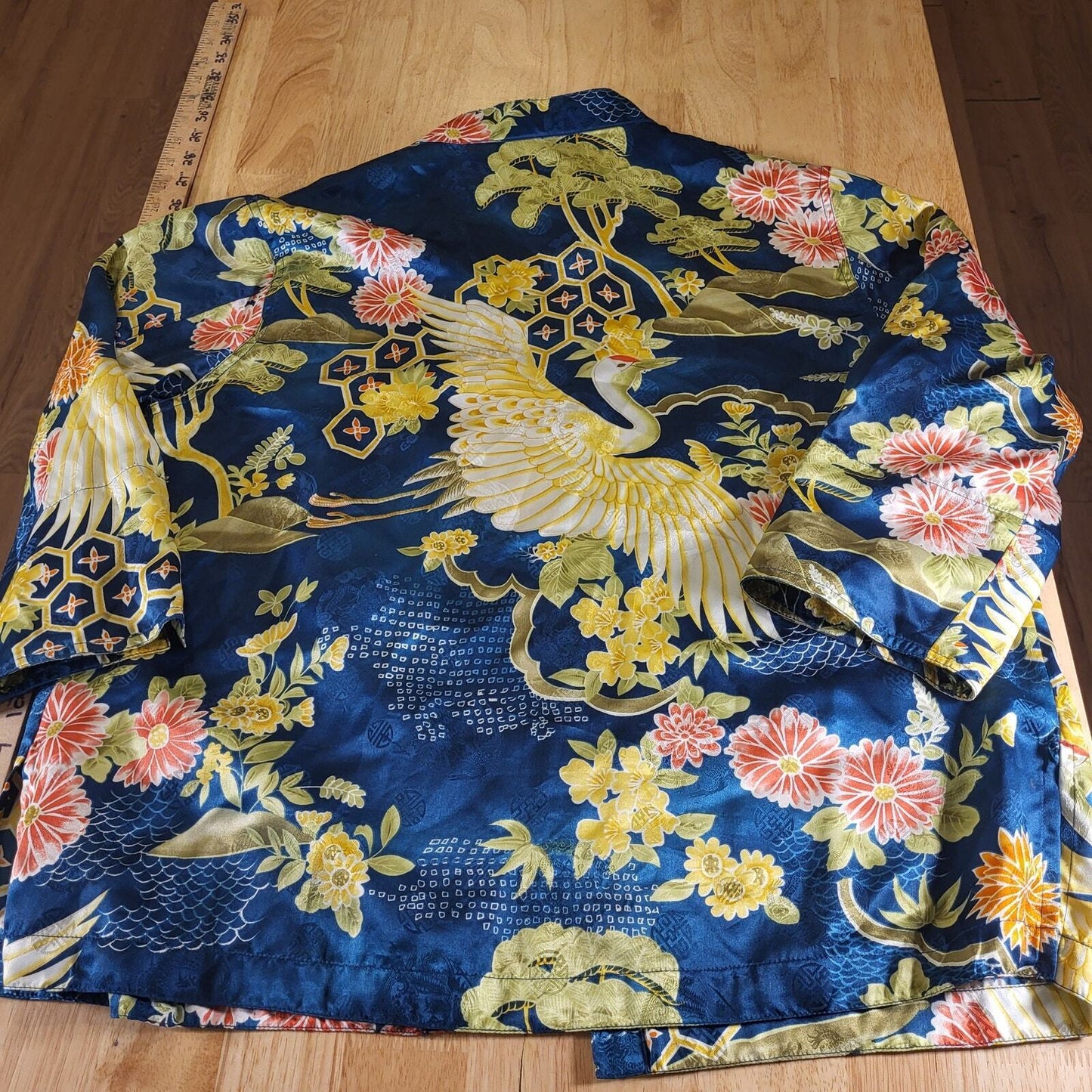 Vintage 100% Silk Asian Crane Floral Medium mandarin collar shell buttons 