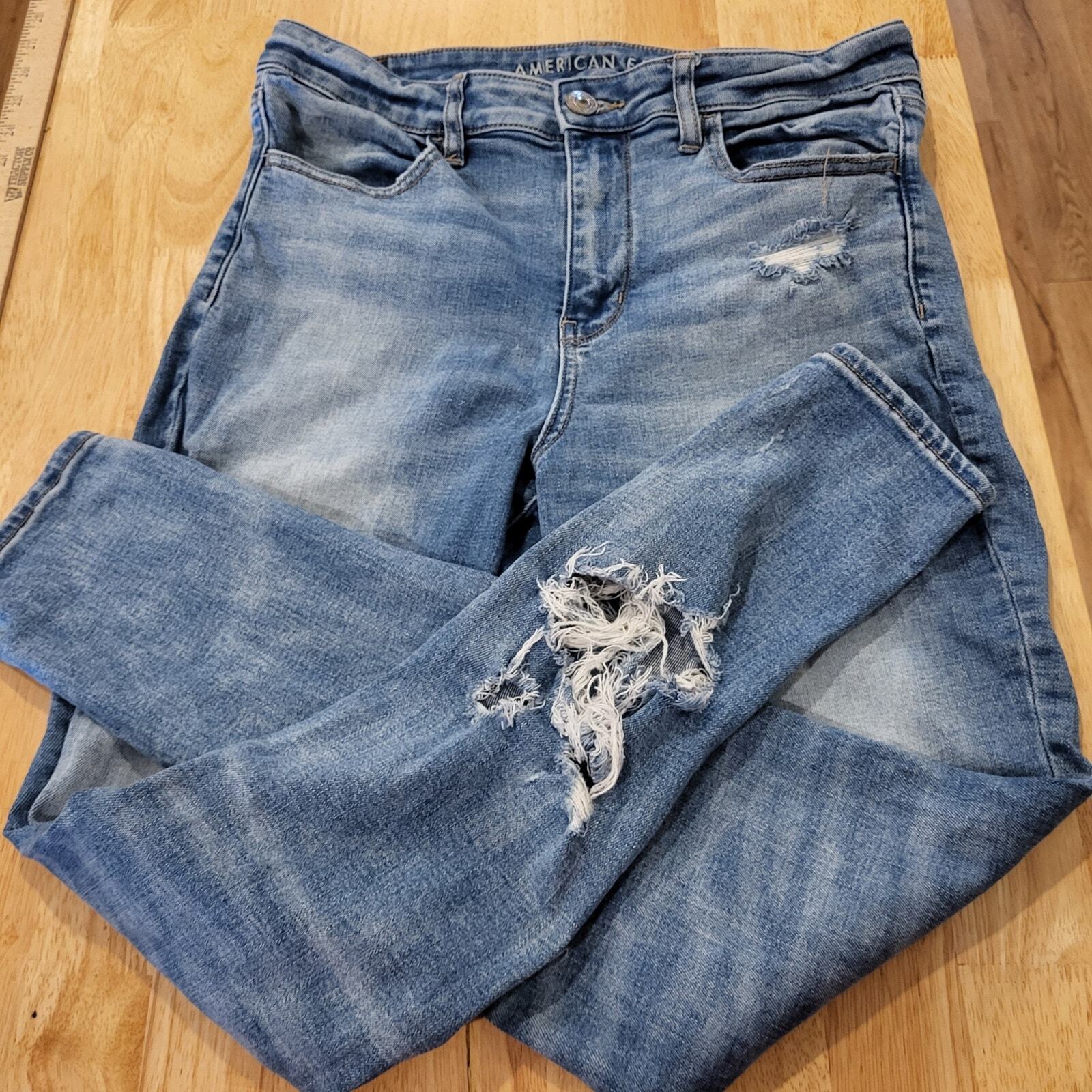 American Eagle Super Stretch Size 12 Straight Leg Distressed Medium Wash