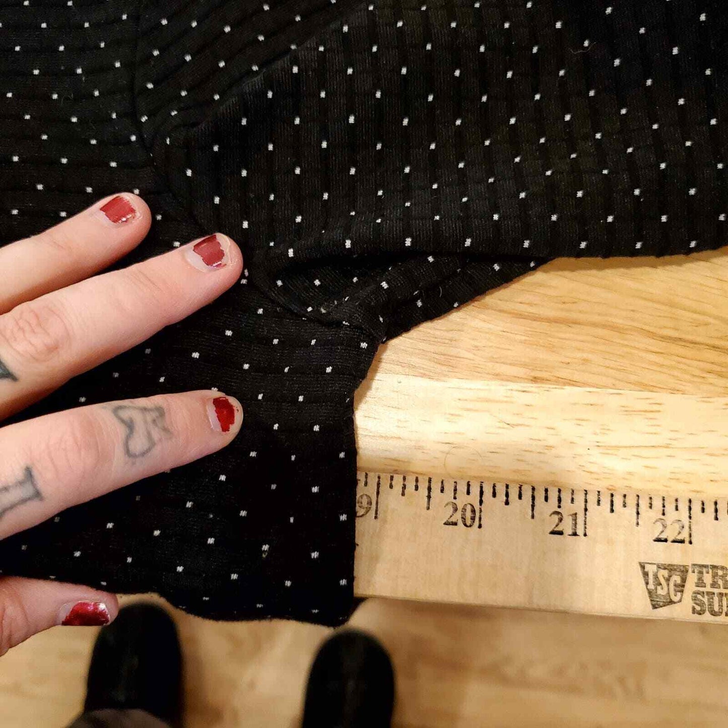 Max Studio Black Polka Dot Knee Length Shift Dress Ruffle Sleeve L Jersey 