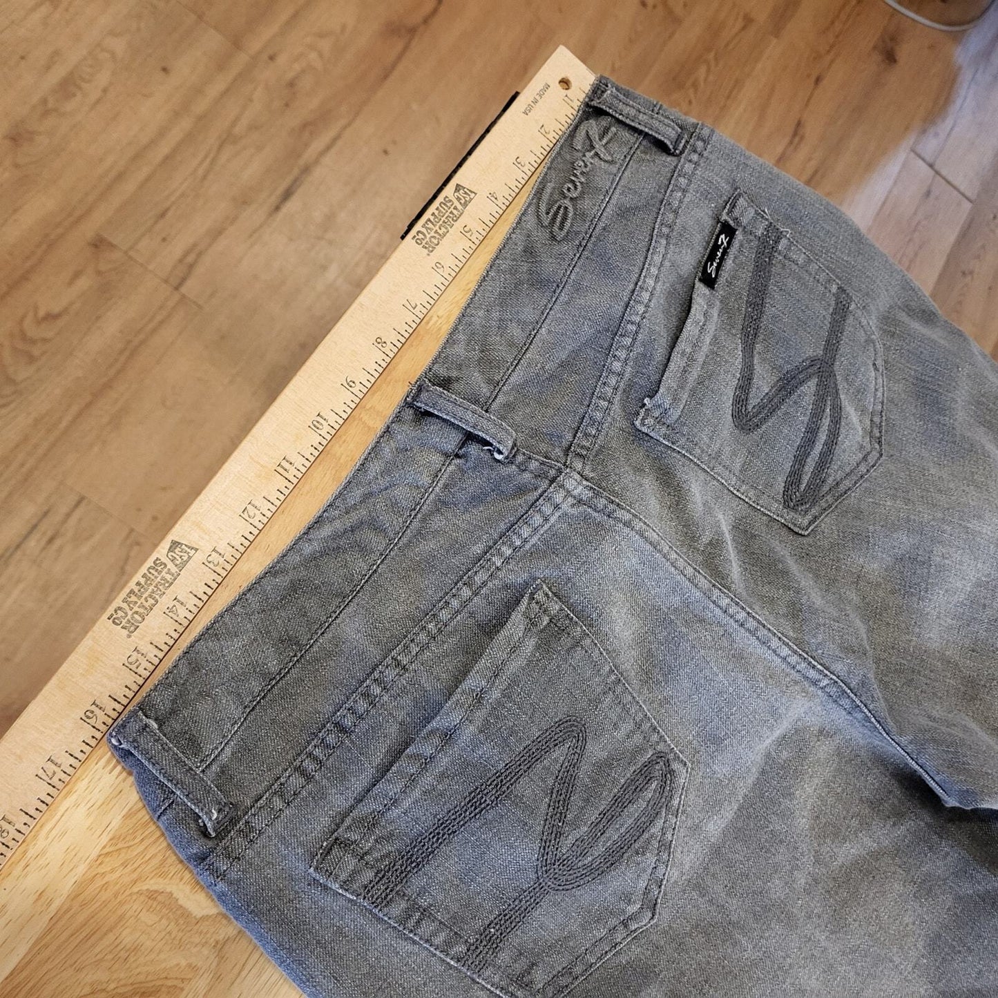 Seven7 Jeans Gray size 12 Emboss Logo Straight Leg 32" Waist 30" Inseam Stretch
