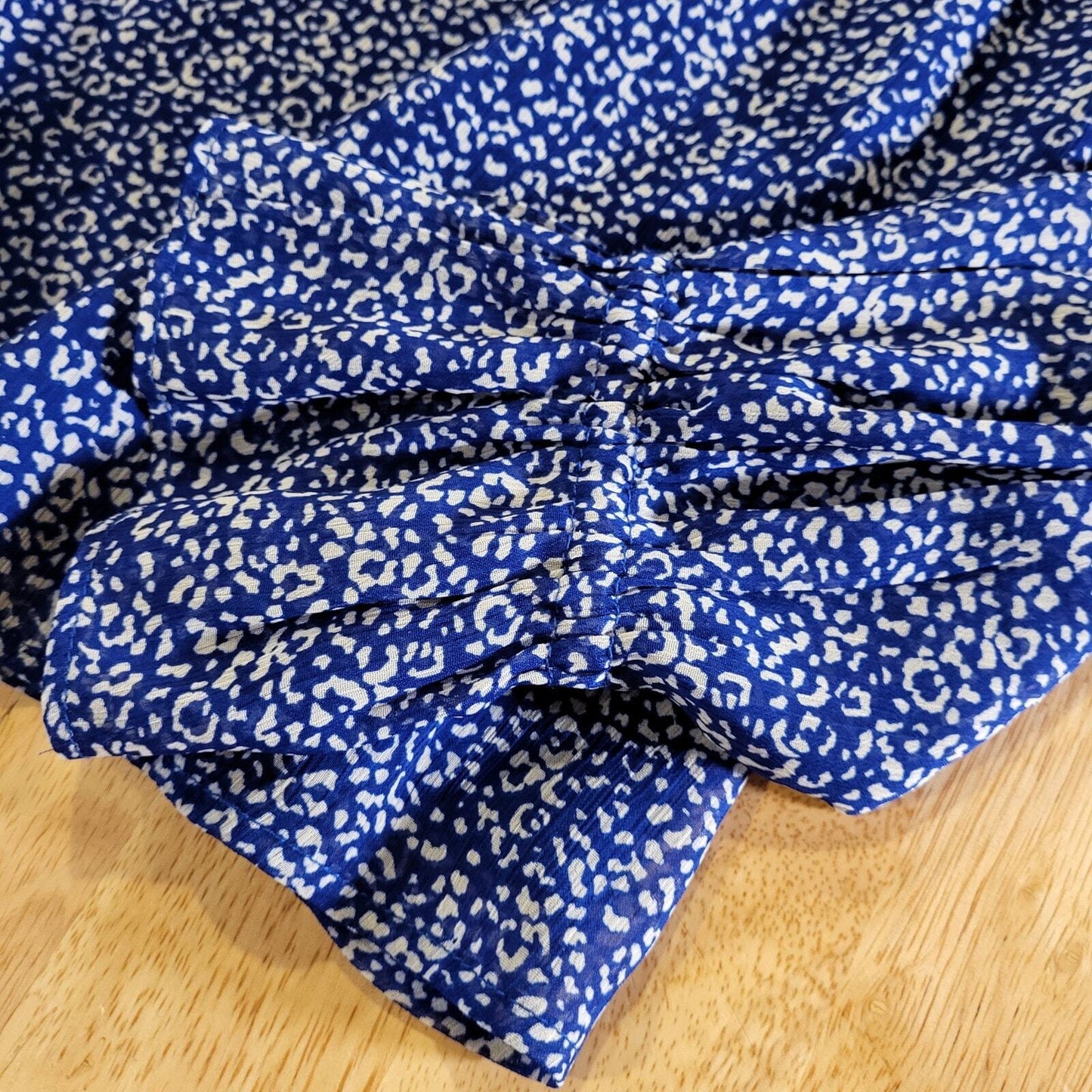Banana Republic Blue Peasant Blouse Mock Neck Ruffle Sleeve Yoke Rayon XS Floral