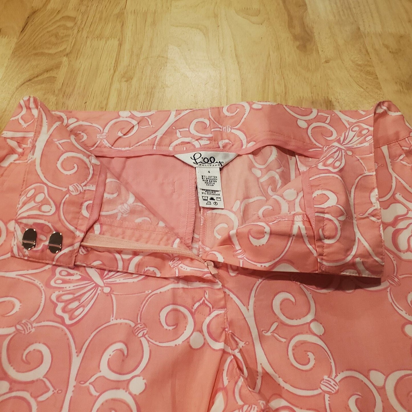 Lilly Pulitzer Pink & White Rose & Butterfly Print Ankle Pants Size 4