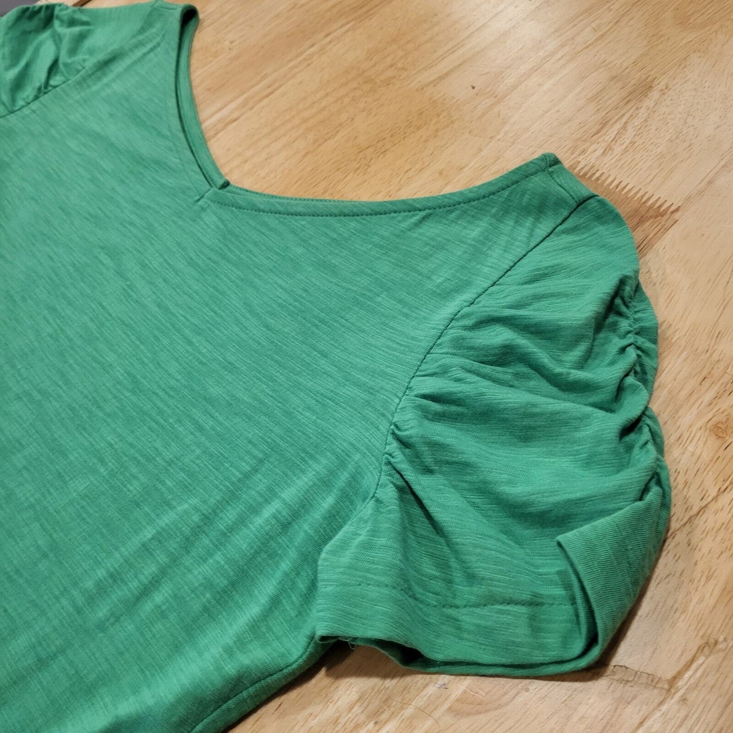 Lilly Pulitzer Green 100% Pima Cotton gathered Shoulder T-Shirt small
