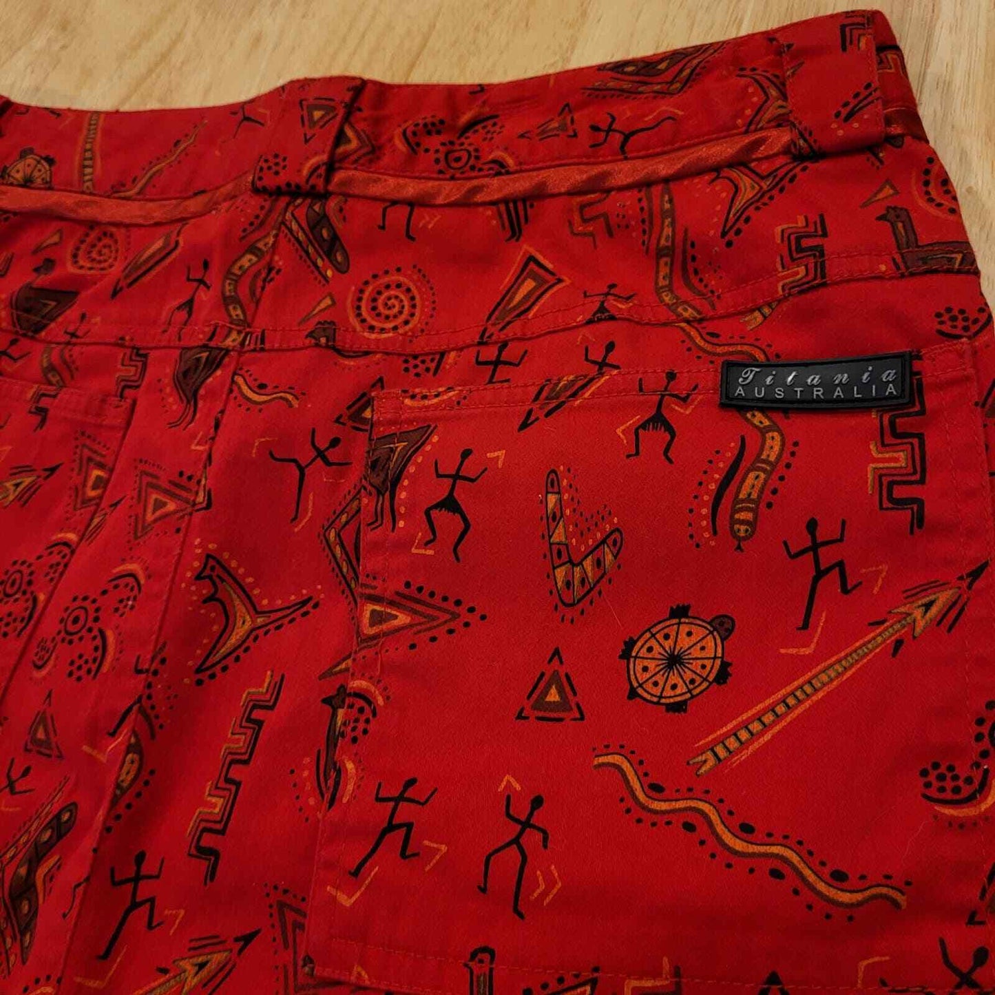 Titania Australian red printed golf skirt pocket size 10