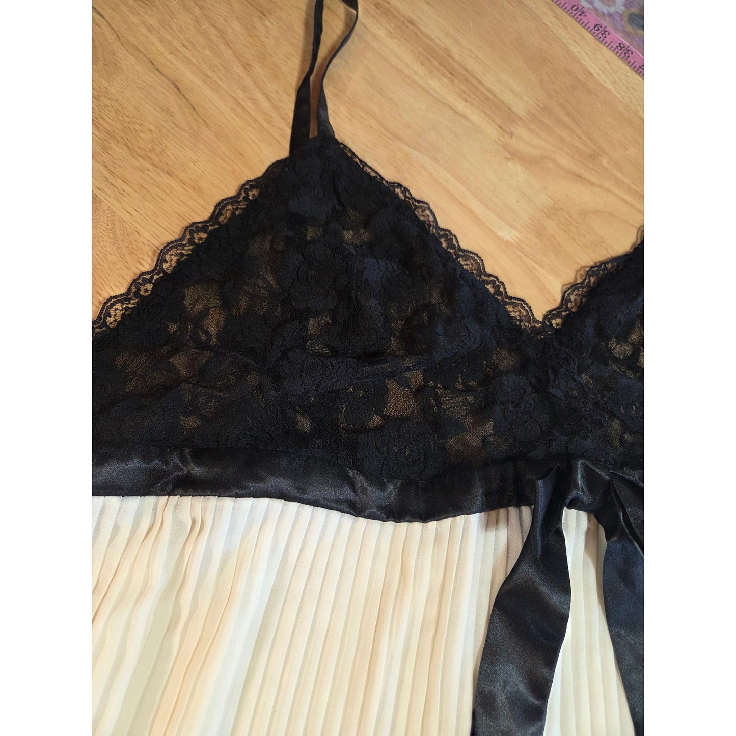 Amoureuse 5x Plus Size Teddy Nightgown Cream Pleated Black lace adjustable strap