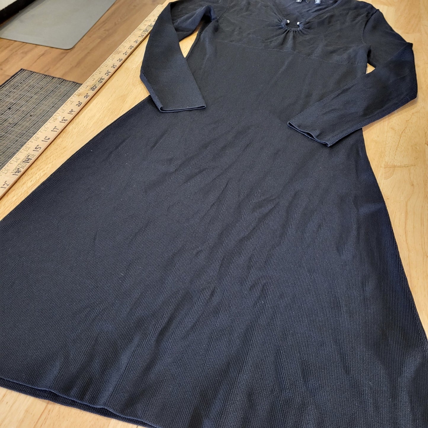 BCBGMAXAZRIA Black Maxi Bodycon Long Sleeve Dress Silver Circle Bust M