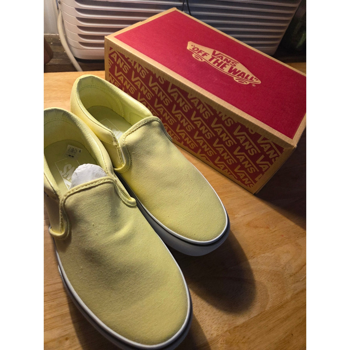 New inbox yellow platform slide on Canvas Vans butter yellow size 9 and 1/2