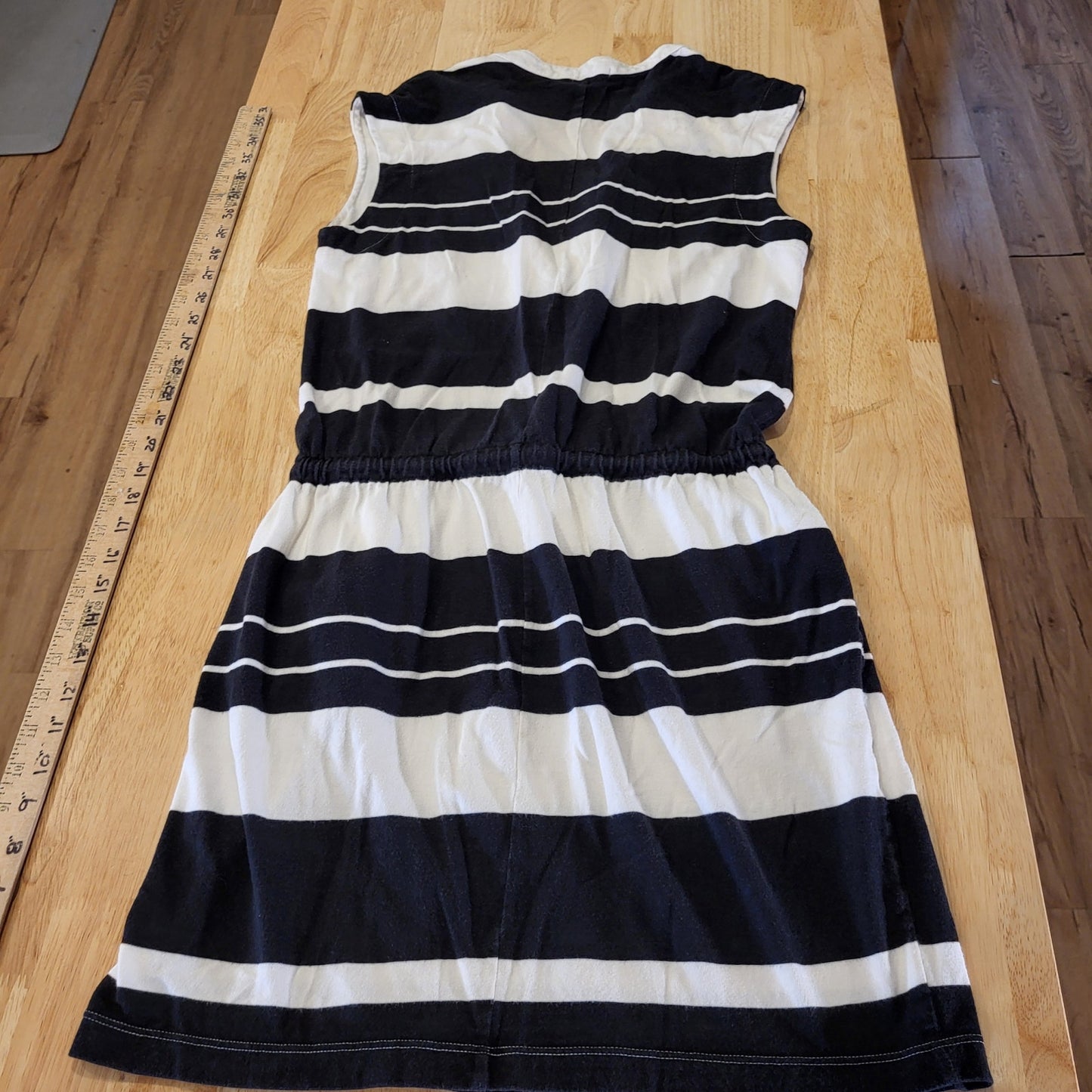 Gap Black & White Striped Sleeveless Jersey Knit Knee Length Dress Pockets