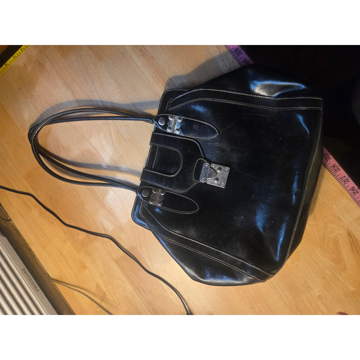Vintage black purse silver class detail shoulder bag patent leather Style