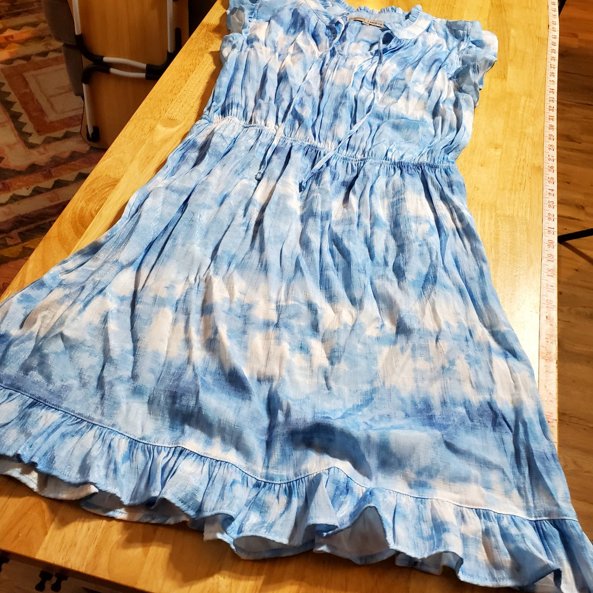Absolutely Famous sleeveless ruffle sleeve cap blue cloud print elastic gather L