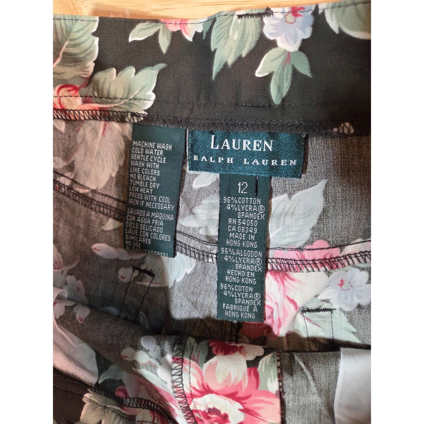 Lauren by Ralph Lauren size 12 pink and black floral cropped straight leg jeans