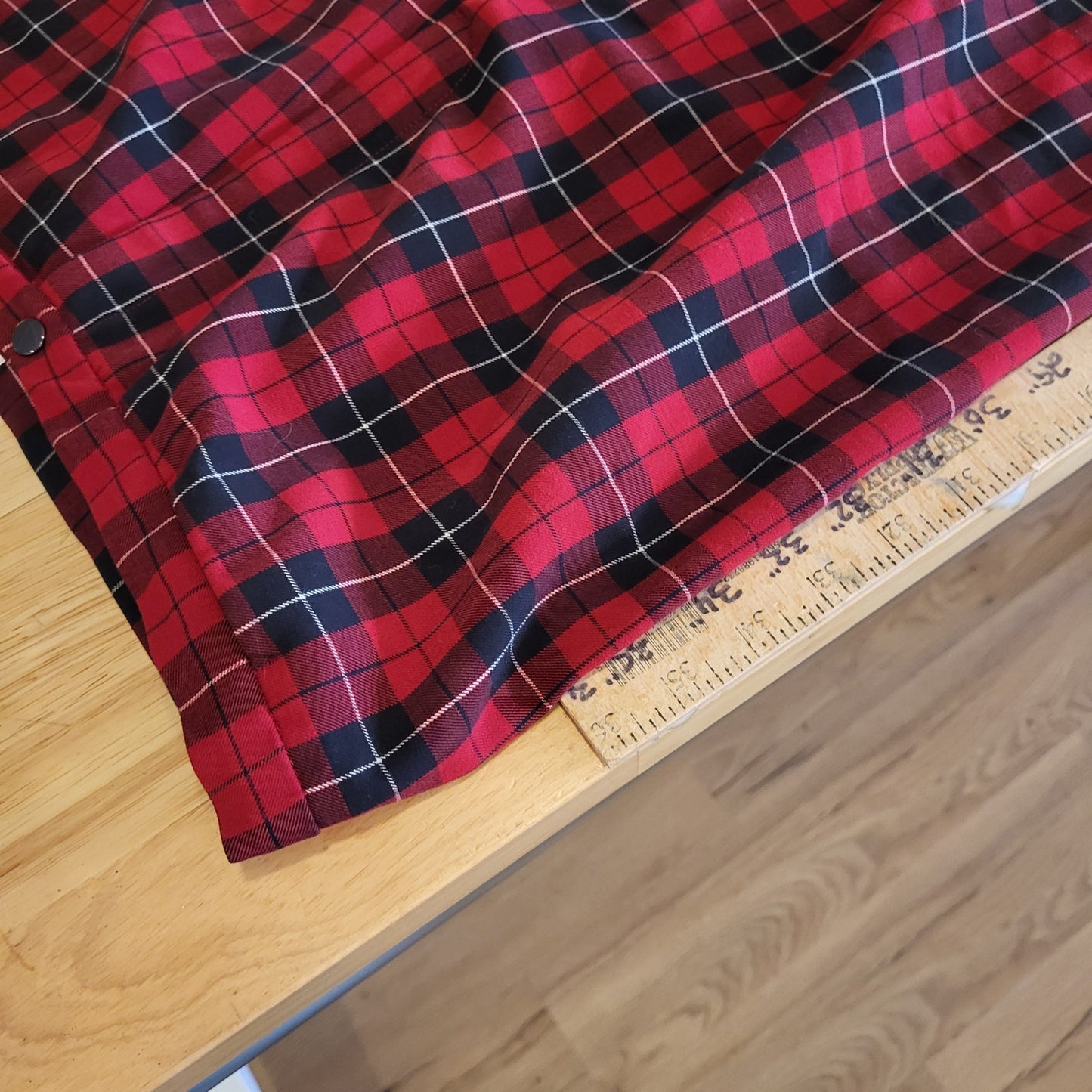 Jones New York Sport Stretch 14 Red Plaid Tartan Cigarette Pants